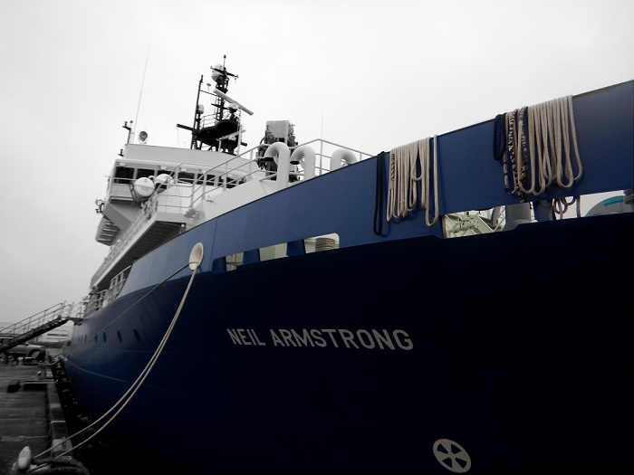 RV Neil Armstrong alongside Reykjavik © Sarah Reed (SAMS) RV Neil Armstrong alongside Reykjavik © Sarah Reed (SAMS)